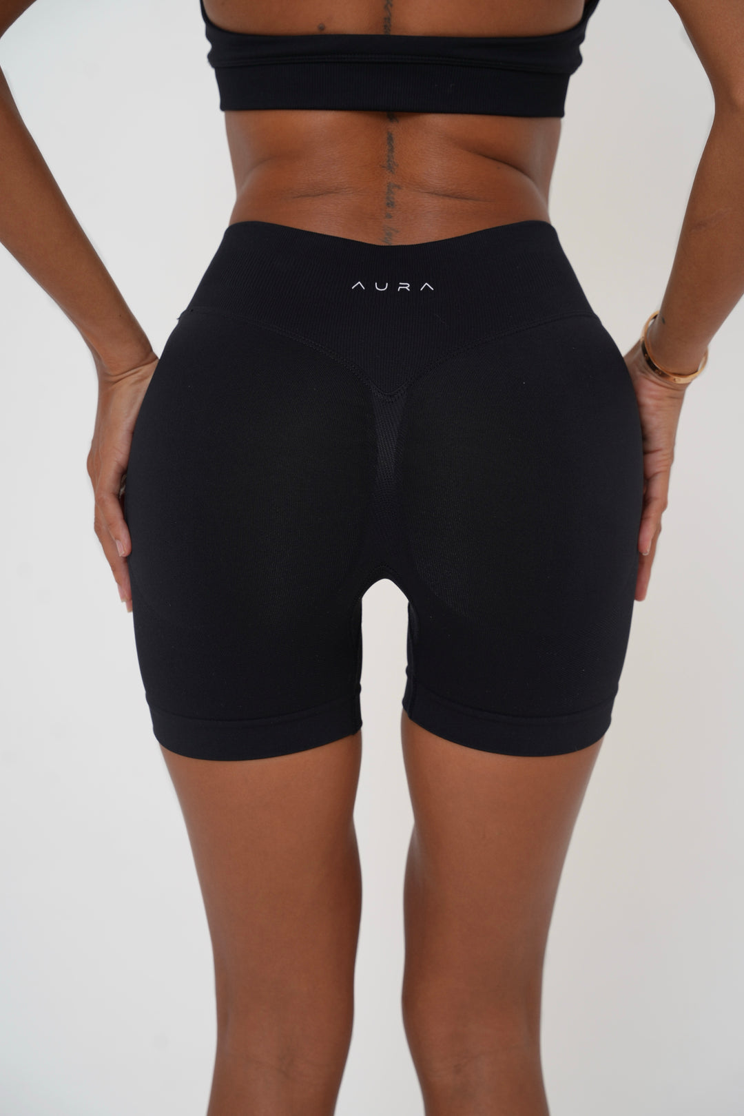 Form Scrunch Shorts, Black
