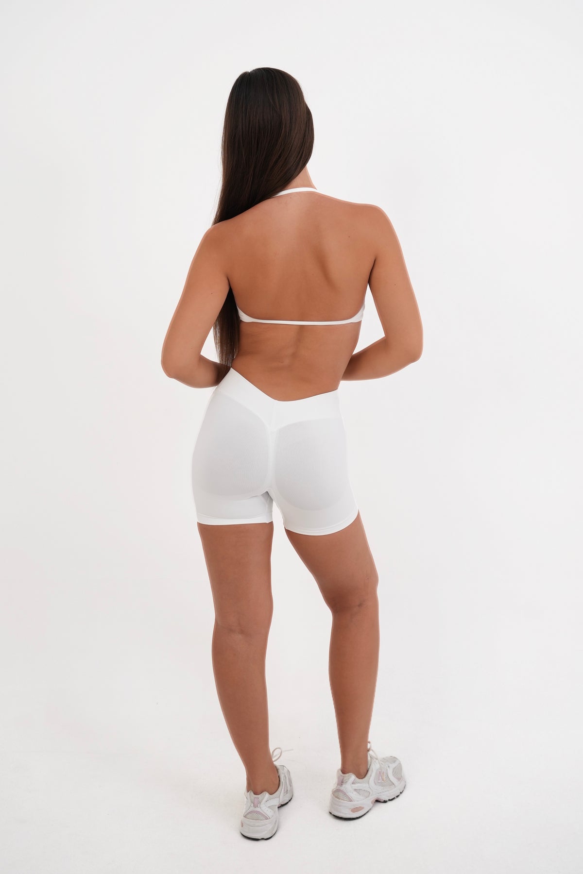 Form V Waist Scrunch Shorts