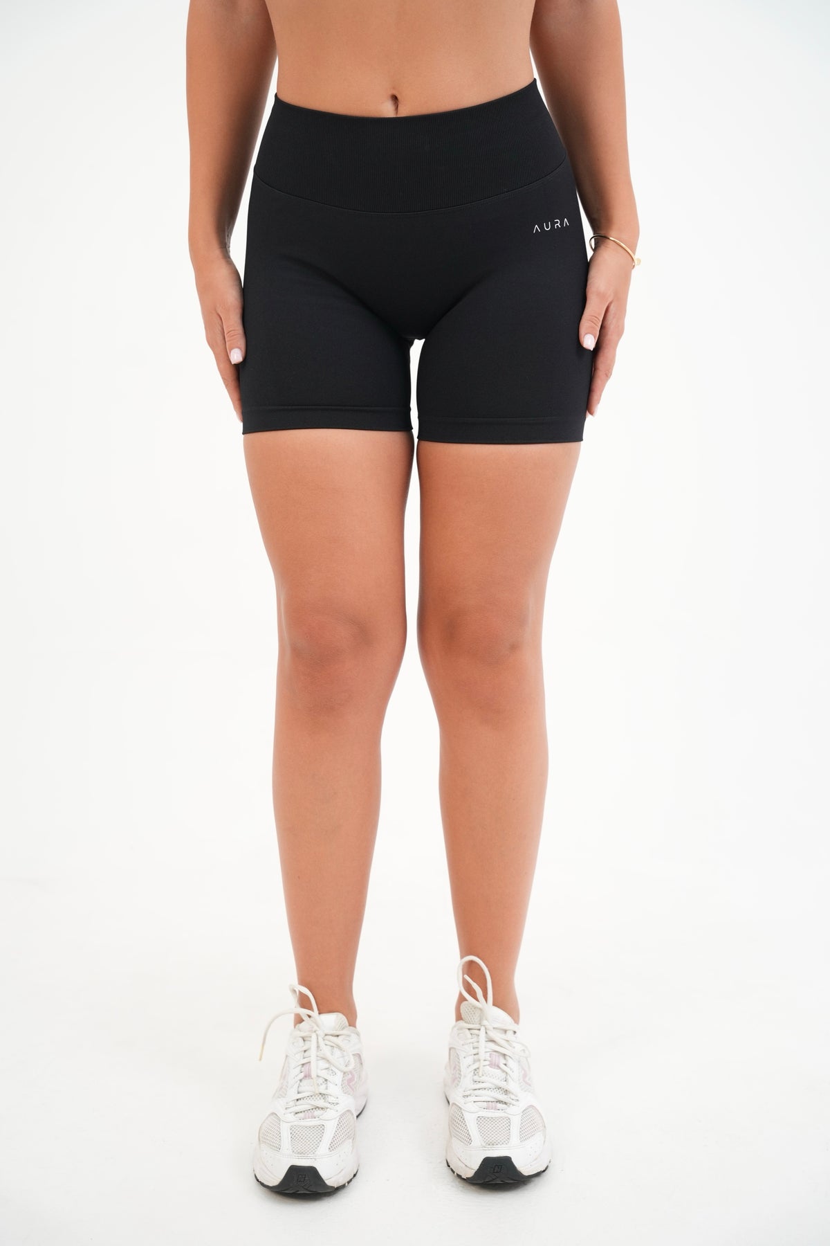 Form Scrunch Shorts, Black