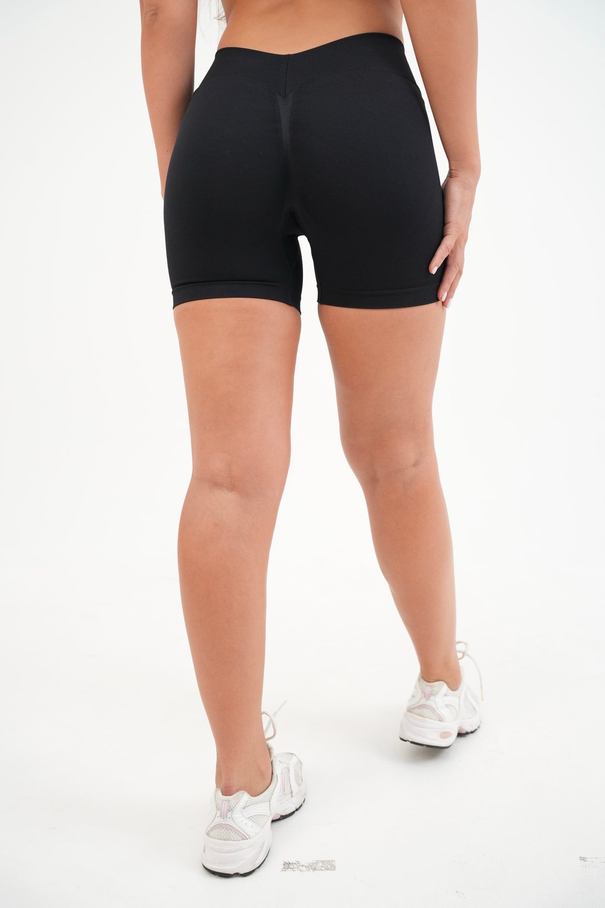 Form Scrunch Shorts, Black