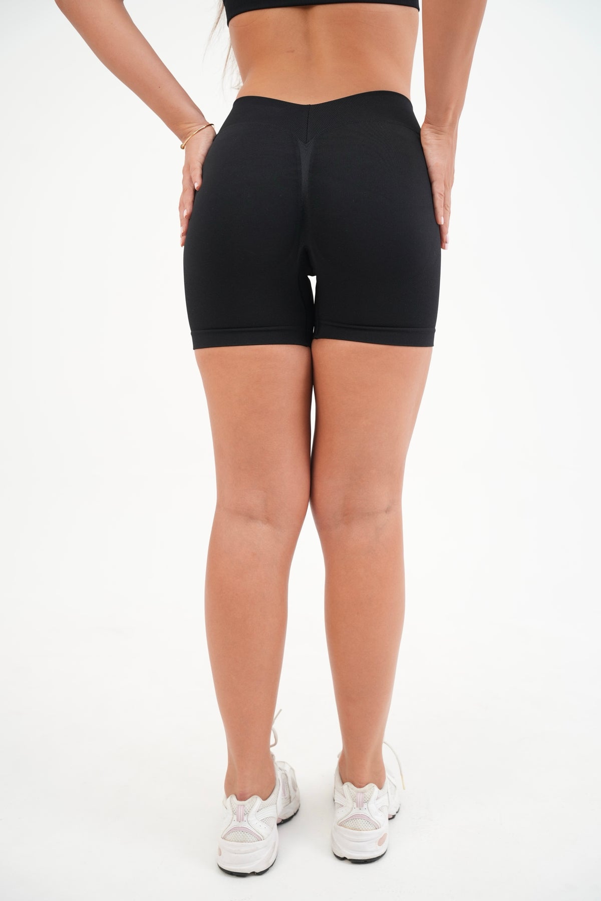 Form Scrunch Shorts, Black
