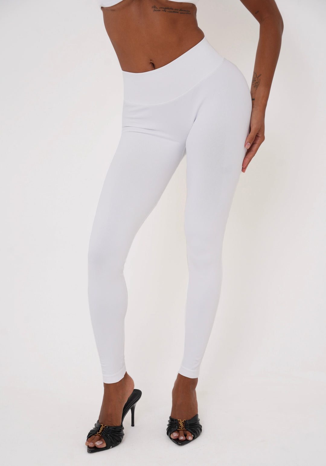 Form Scrunch Leggings, White